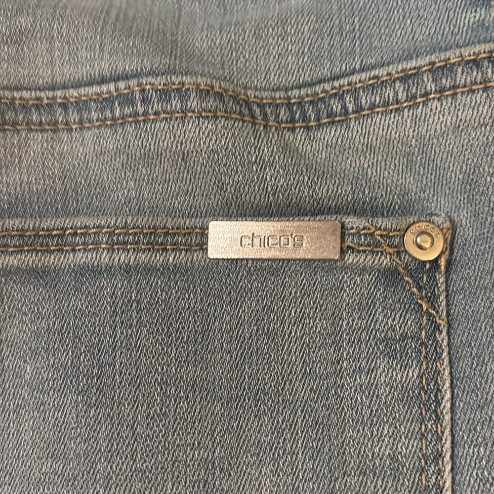 NWOT Chicos Jeans Size 12 R - Picture 8 of 8